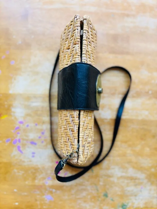 Kelly & Katie Woven Straw Crossbody Clutch with Black Leather Trim and crossbody - Picture 5 of 9